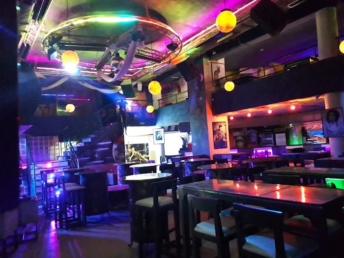 ARSLEN CLUB, Av. 14 Janvier, 1, Sousse, Gouvernorat de Sousse, TN