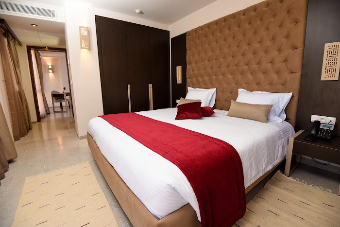 Hôtel Lescure, Av. Habib Bourguiba, 10, Megrine, Ben Arous, TN