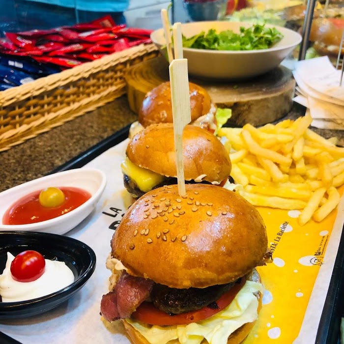 La Raclette, Av. Mohamed Jmal, Sfax, Sfax, TN