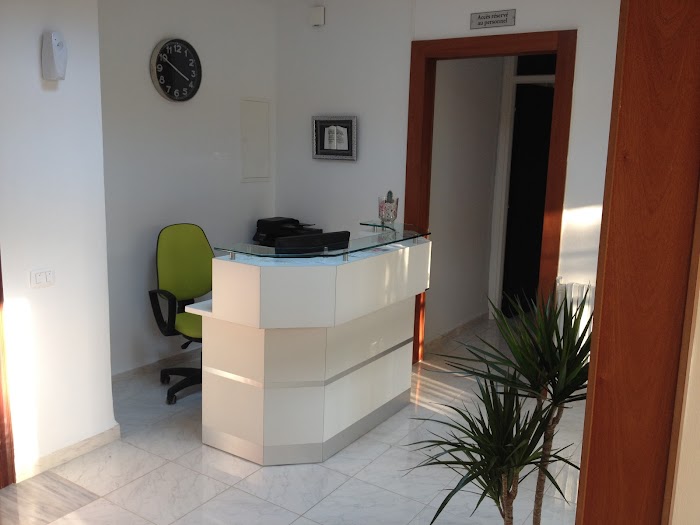 Laboratoire d'analyses médicales Manougui Bouzoffara, Avenue Othman Ibn Affane, Ariana, Tunis, TN