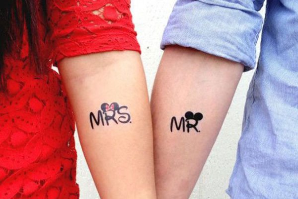 couple tatouage mickey