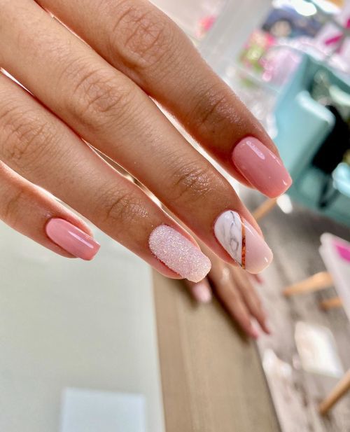 ongles roses en acrylique brenda beauty studio instagram