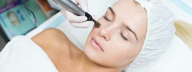 Dermapen ou mésothérapie faciale par micro-aiguilletage : un traitement anti-âge tendance (TikTok Word)
