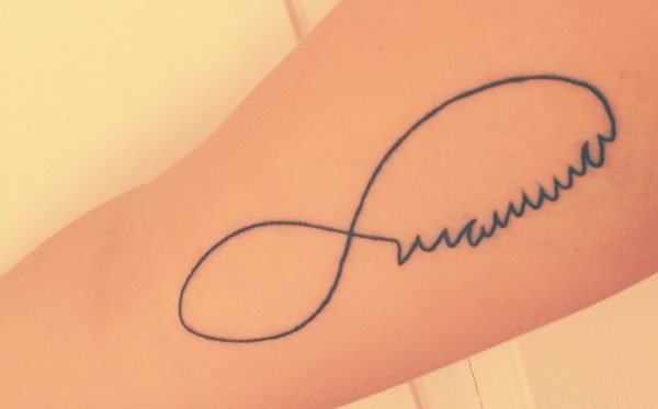 tatouage-infinity-nom-maman
