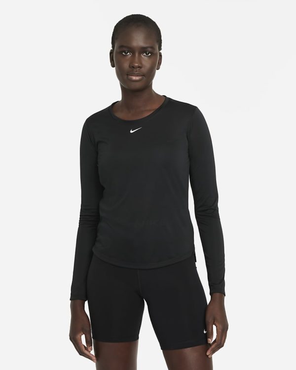Nike Catalogue Femme Printemps/Été 2022 T-Shirt Fittings 2022 