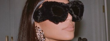 Trois faux cils extra-longs imitent le look de cils d'araignée de Kim Kardashian 