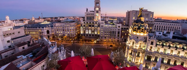 Une journée de détente à la piscine et une soirée de concerts gratuits : prévoyez de tout déverser sur les toits de la Gran Vía de Madrid 