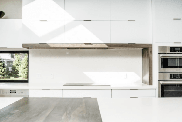 Photo cuisine moderne 2022 – idées pour décorer une petite cuisine blanche