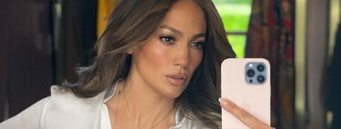 Cinq chemises en satin blanc pour ressembler à Jennifer Lopez (cheveux non inclus)