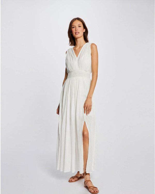 5 robes blanches et looks d'Ibiza qui peuvent copier le look de Susana Molina