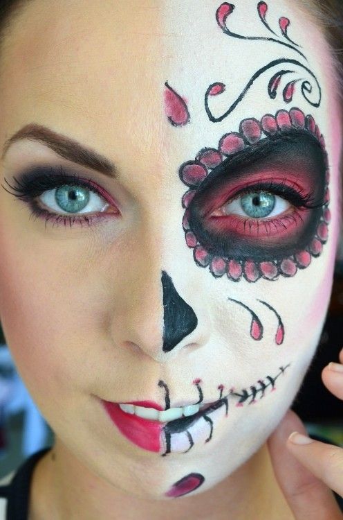 Maquillage halloween demi visage crâne mexicain