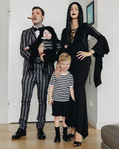 Chiara Ferragni et Fede déguisés en famille Addams