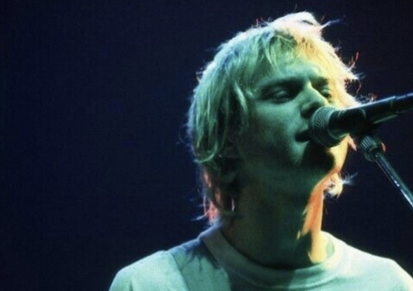 Le célèbre Kurt Cobain décédé avant l'âge de 30 ans