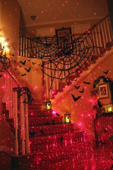 Décorez la maison pour les escaliers d'halloween