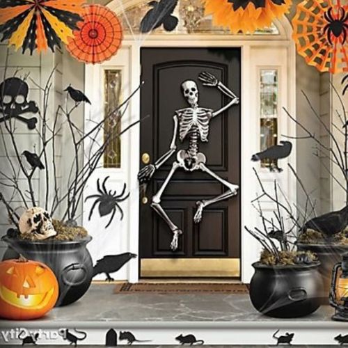 Crâne à la porte d'halloween