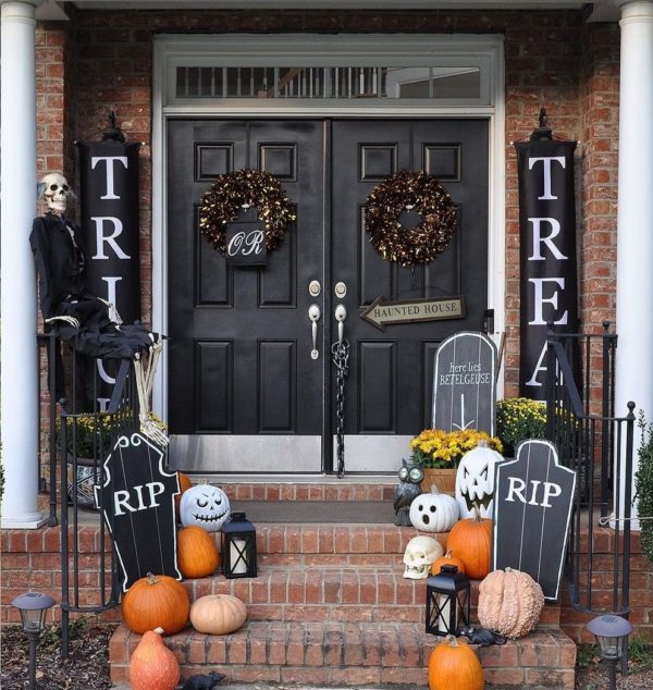 décoration de porte de cimetière halloween 
