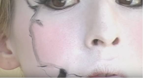 Maquillage Halloween Doll Étape 8 Blur Shatter 1
