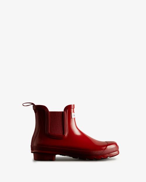 La Hunter Original Chelsea Boot est une nouvelle version de la bottine classique. Chaque paire de bottes est fabriquée à la main à partir de caoutchouc naturel et vulcanisée pour une protection supplémentaire contre la pluie.