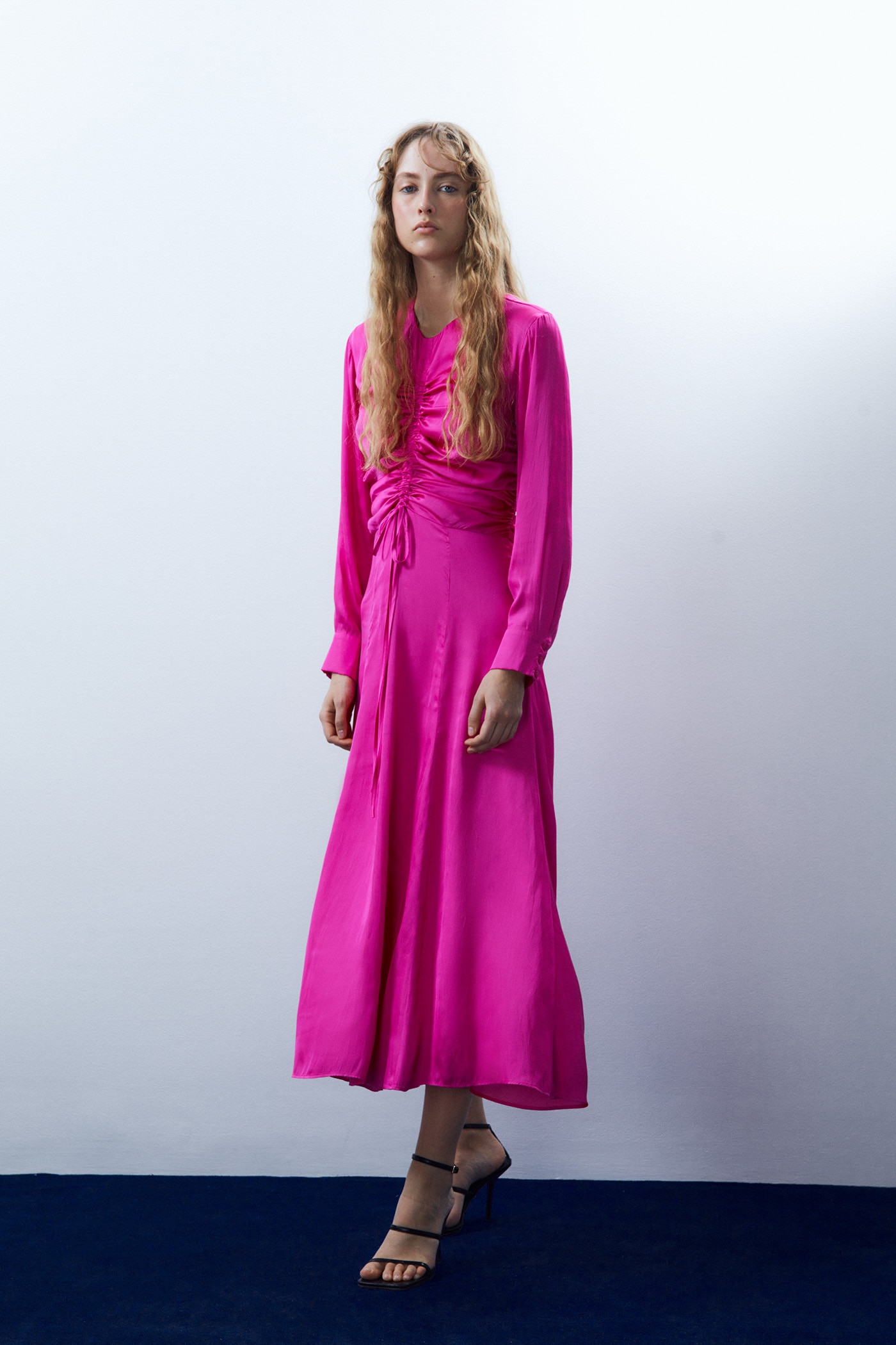 Robe froncée unie