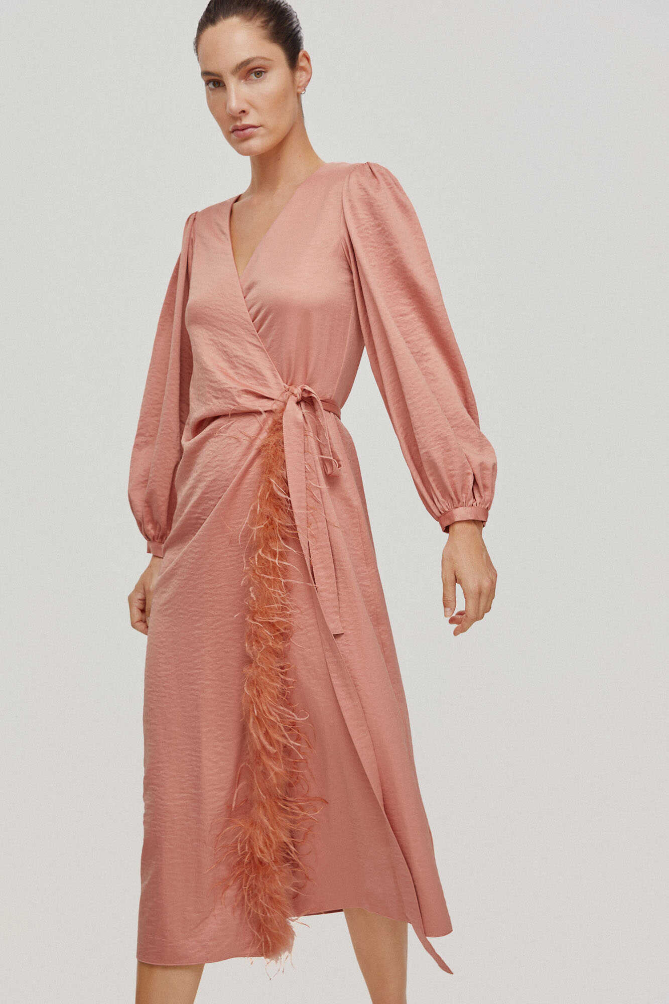 Robe kimono amovible avec plumes