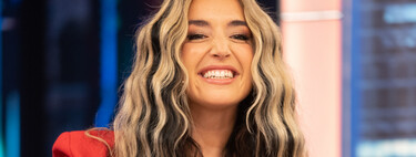 Lola Indigo assemble ainsi les tailleurs-pantalons dans 