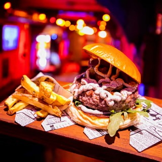 Bière Pong + Burgers + Bière + Fête