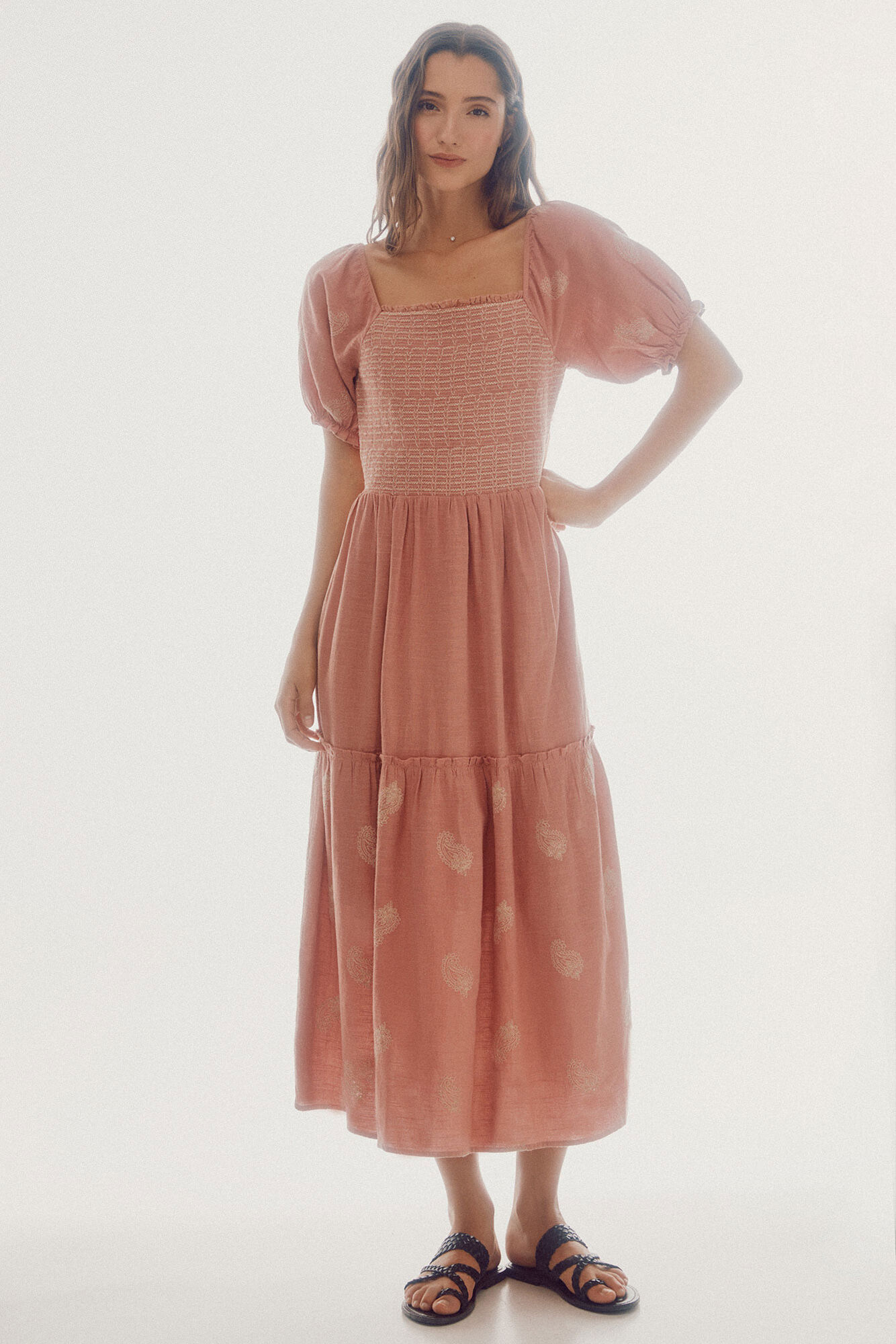 Robe brodée à manches bouffantes Slowlove