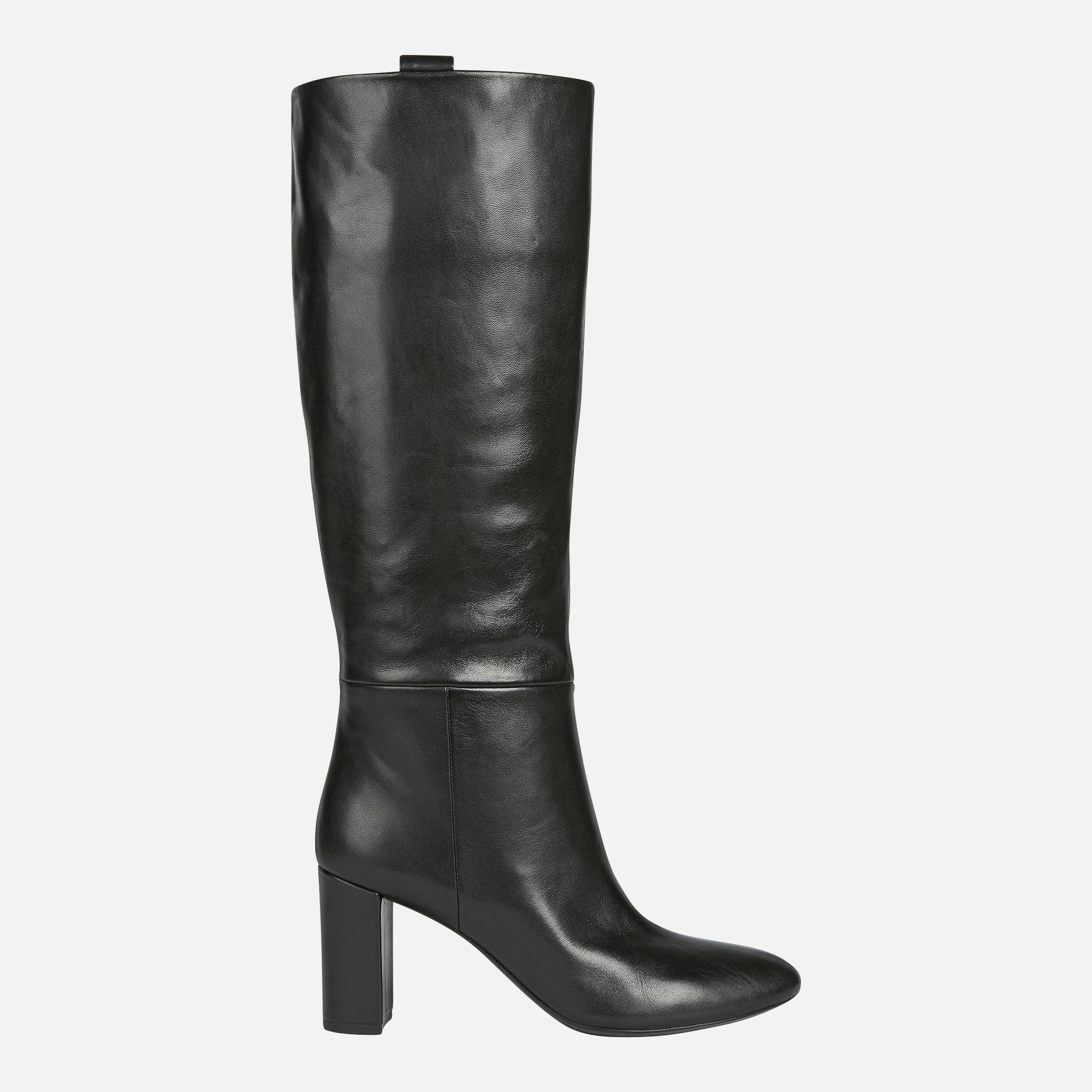 Bottes pour femmes au design contemporain alliant confort et formalité.