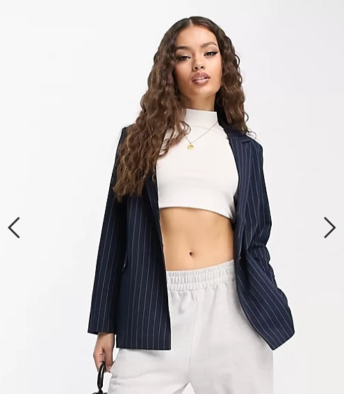 Blazer ajusté à fines rayures Vero Moda Petite bleu marine