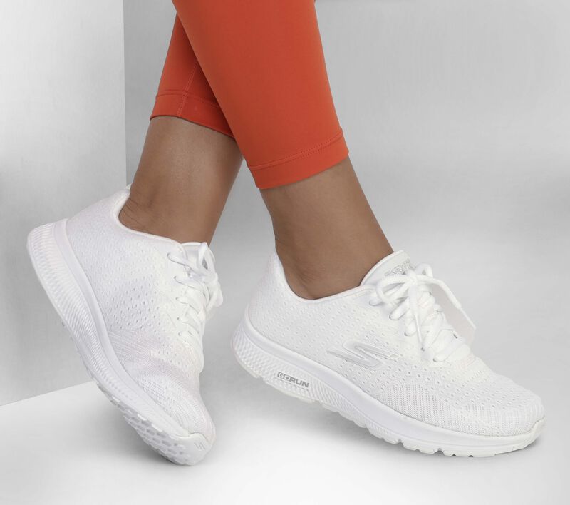 Chaussure Skechers GO RUN Consistent Energize très légère.