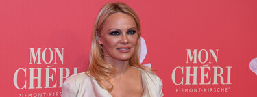 La teinture capillaire que Pamela Anderson utilisait pour montrer ses cheveux blonds emblématiques provenait du supermarché et elle l'utilisait elle-même 